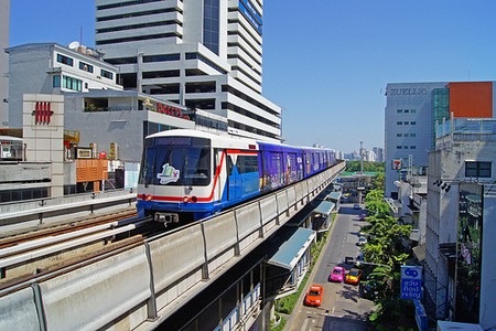 Hình ảnh các hệ thống tàu điện đô thị trên cao trên toàn thế giới - 2 Hệ thống đi vào hoạt động từ năm 1999, với 2 tuyến đường và 34 nhà ga.