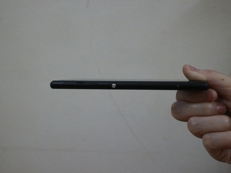 Sản phẩm có thiết kế mỏng, dày chỉ 7,3mm