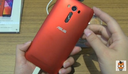 Asus ra mắt thêm phiên bản Zenfone 2 sử dụng chip Qualcomm - 4 Sản phẩm được trang bị thêm đèn laser tự động lấy nét ở mặt sau