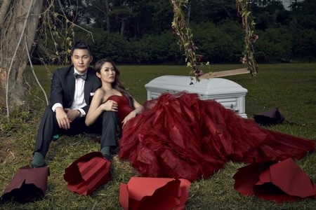 Cặp đôi chụp ảnh cưới bên cạnh... quan tài - 5 T.Thủy