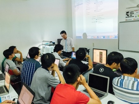 Báo Mỹ: Khi các hãng công nghệ phải đào tạo lại sinh viên Việt Nam - 1 Báo Mỹ: Khi các công nghệ phải đào tạo lại sinh viên Việt Nam