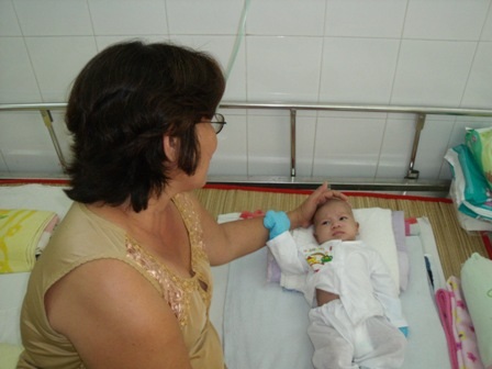 Bé Nhân Hòa sắp được xuất viện - 2