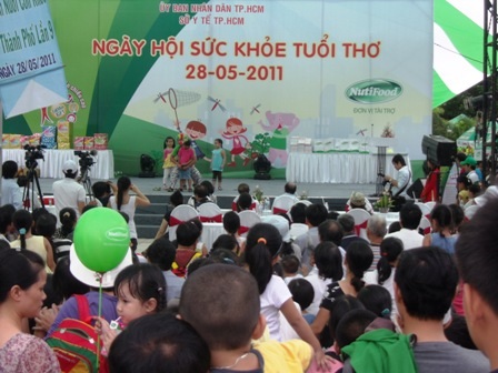 Cả nhà vui khỏe cùng bé - 1