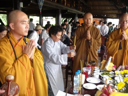  "Nhà tôi không còn đủ người chít khăn tang" - 5