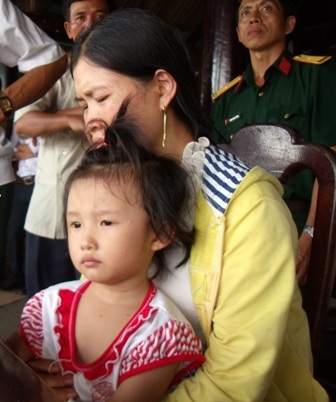  "Nhà tôi không còn đủ người chít khăn tang" - 4