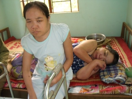 Ba con người lay lắt chờ đợi… một phép màu - 2