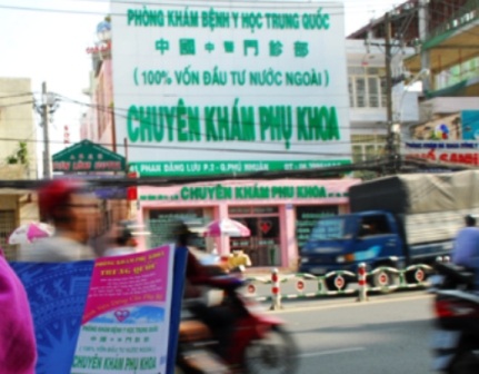 10 bác sĩ Trung Quốc “làm loạn” cả thành phố - 1 10 bác sĩ Trung Quốc “làm loạn” cả thành phố - 1