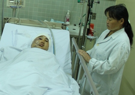 Không thể bóc hết hàng nghìn khối u trên cơ thể Sa Ly - 2