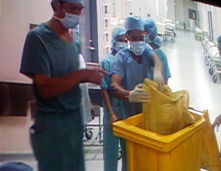 Ca phẫu thuật bóc khối bướu khổng lồ đã kết thúc - 2