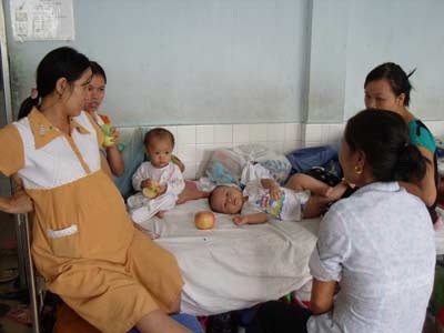 TPHCM: Báo động dịch tay chân miệng - 1 TPHCM: Báo động dịch tay chân miệng