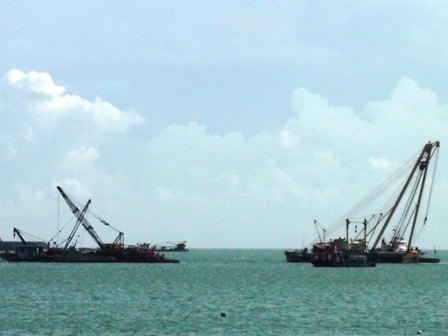 Bắt đầu trục vớt tàu Trường Hải Star