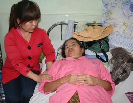 Suy tim nặng, hai vợ chồng nghèo đối mặt với tử thần