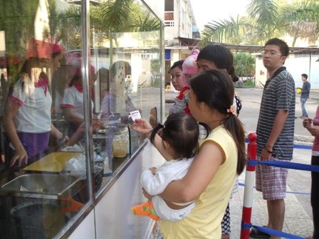 Khởi động chương trình từ thiện “bữa sáng yêu thương”