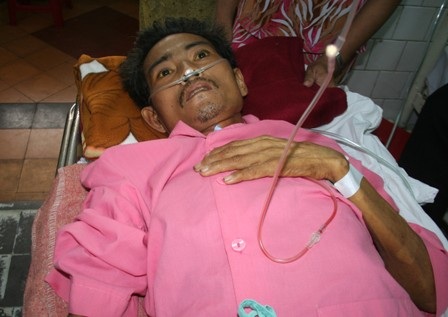 Bác nông dân nghèo khốn đang đối mặt với tử thần 