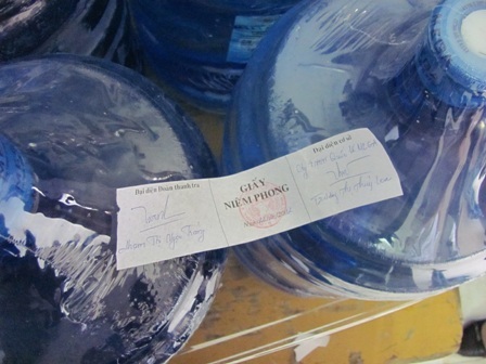 Đình chỉ cơ sở sản xuất nước uống “theo công nghệ Mỹ” - 2 Hành vi cố ý sai phạm có tính chất nghiêm trọng cần phải xử lý nghiêm