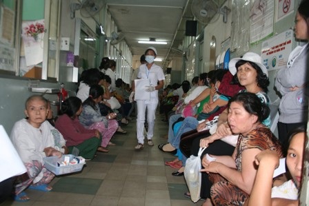 Đến Ung Bướu không phải nằm điều trị mà là ngồi điều trị