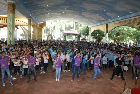 Gần 6.000 người khuyết tật đã cùng nhau tham gia điệu nhảy Gangnam Style