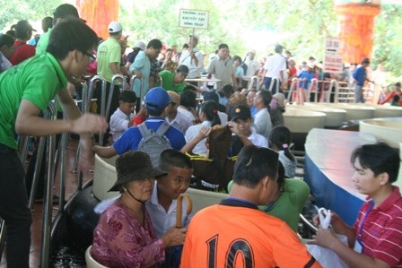 Những người khuyết tật đã được tham quan giải trí và ăn uống miễn phí