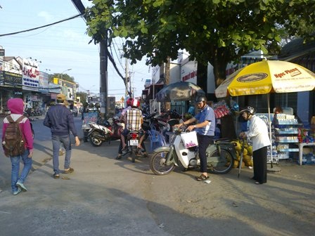 Nhiều kẻ gian lợi dụng bài viết Tấm lòng nhân ái để lừa tiền - 1 Đôi nam nữ đã xuất hiện trước cổng bệnh viện Miền Đồng để lừa tiền những nhà hảo tâm