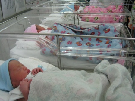 Cần có quy định cụ thể để hạn chế tình trạng mang đa thai nhân tạo