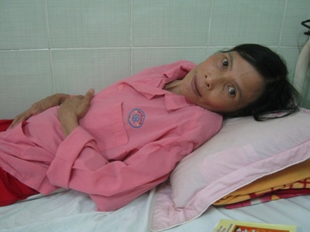 Ánh mắt khắc khoải của chị Luận khi biết mình đang rất nguy kịch