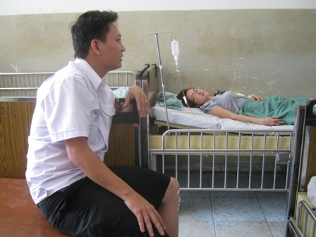 Vợ chồng anh Phi Long còn chưa tin mình đã thoát nạn