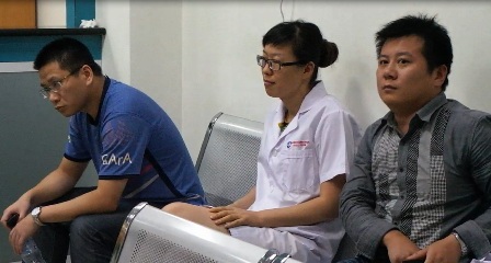 Phòng khám Trung Quốc hoành hành nhờ bác sĩ nội tiếp tay - 1 Được các bác sĩ nội tiếp tay, các bác sĩ Trung Quốc thỏa sức chặt chém người bệnh