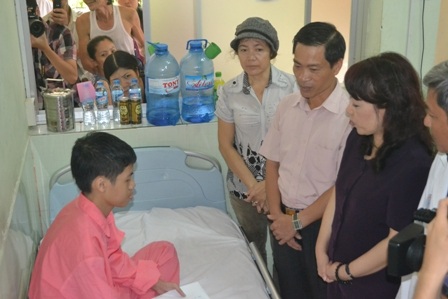 Bộ trưởng Kim Tiến chia sẻ những khó khăn cùng gia đình anh Thuân