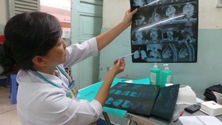 BS Thu Loan phân tích những nguy hiểm do dị dạng đường thở ở bé Y.L.