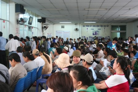 Thủ tục khám chữa bệnh gọn nhẹ sẽ góp phần giảm tải bệnh viện