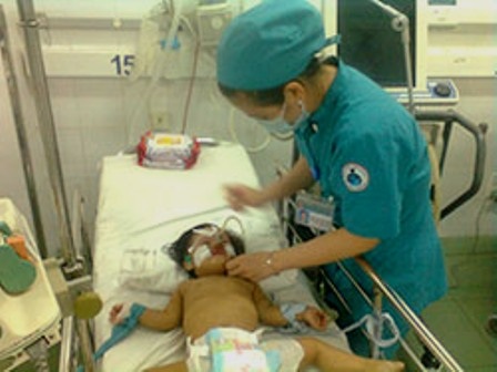 Mẹ bận nấu ăn, con té ao nguy kịch - 1 Bé V. may mắn không bị di chứng não nhờ sự bình tĩnh của mẹ