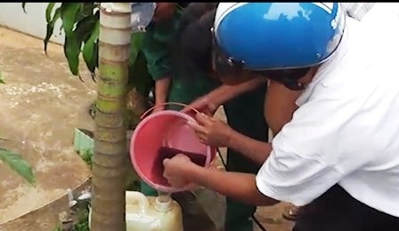 Xăng rò rỉ thấm sâu xuống lòng đất gây ảnh hưởng đến mạch nước ngầm