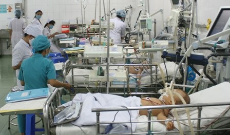 Trẻ em đang là đối tượng chính bị các bệnh truyền nhiễm tấn công