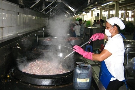 Bếp ăn tập thể sạch sẽ hạn chế được tình trạng ngộ độc