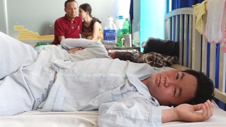 Không chỉ trẻ em mà cả người lớn cũng bị sởi đánh úp