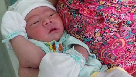 Vượt qua những sóng gió đầu đời, mong rằng bé sẽ có tương lai tốt đẹp