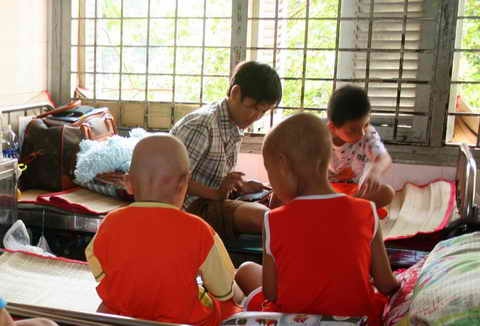 Bệnh ung thư thách thức điều trị, đe dọa quỹ Bảo hiểm Y tế - 2 Ung thư đang trở thành gánh nặng của toàn xã hội
