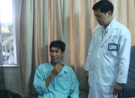 Nhổ răng khôn, một bệnh nhân suýt tử vong - 1 Bệnh nhân Hòa thuật lại cảm giác như có người bóp cổ