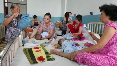 Một số quận huyện, bệnh sốt xuất huyết và tay chân miệng còn cao