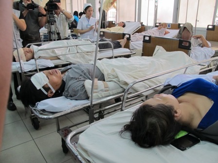 Các nạn nhân đang được cấp cứu tại Bệnh viện Chợ Rẫy