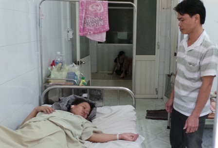 Vợ chồng anh Tiến đang trải qua những ngày đau đớn vì mất con