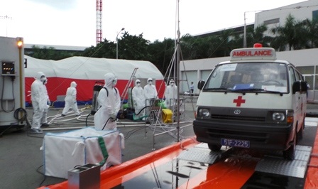 Tất cả các phương tiện chuyển bệnh và nơi bệnh nhân tiếp xúc đều được khử trùng