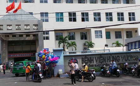 Bệnh viện Hùng Vương bị gia đình tố bỏ mặc mẹ con sản phụ