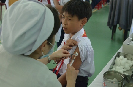Chiến dịch tiêm phòng sởi - rubella tại TPHCM đang gặp khó khăn