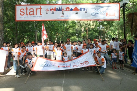 Tổ chức đi bộ để chấm dứt nạn đói  - 1 Tổ chức đi bộ để chấm dứt nạn đói  - 1