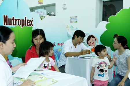 Dinh dưỡng hợp lý giúp trẻ phát triển toàn diện - 1