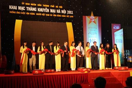 Hà Nội mở 1000 điểm bán hàng trong tháng khuyến mãi - 1