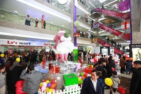 Hà Nội: Khai trương TTTM đẳng cấp – Vincom Center Long Biên  - 2