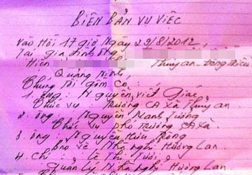 Biên bản ban đầu của Công an xã Thủy An, huyện Đông Triều và đơn tố cáo của chị L. Ảnh: KL