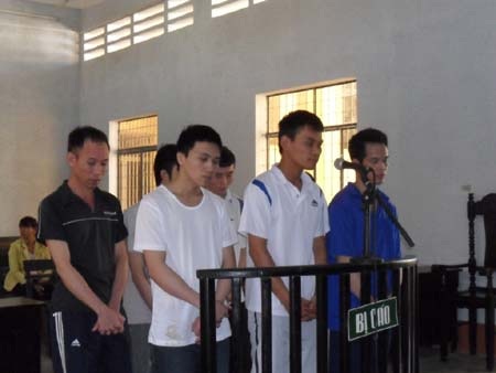 40 năm tù giam cho nhóm côn đồ đánh người ở “rẫy ông Thành”